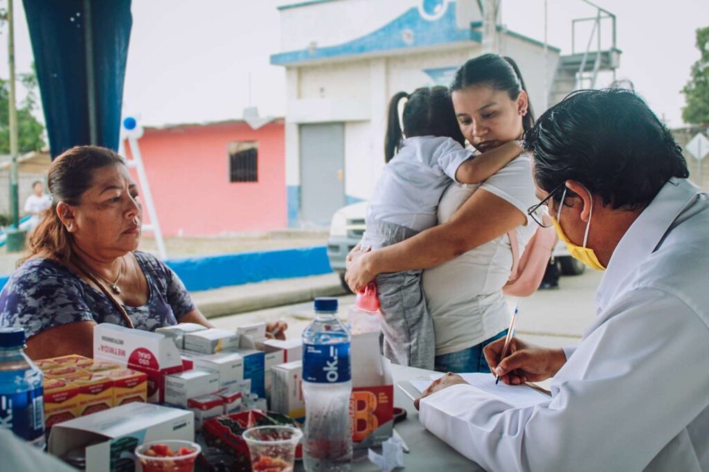 Los moradores de Guerreros del Fortín recibieron también atención médica. 