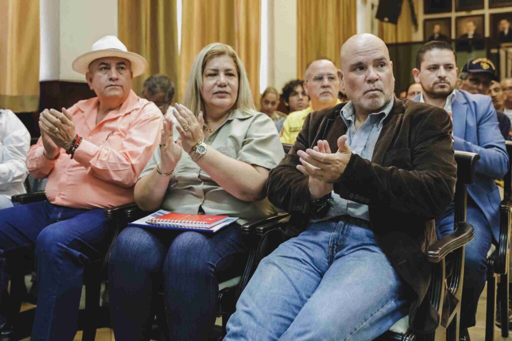 El proyecto fue socializado ante ciudadanos y representantes de organizaciones barriales. 