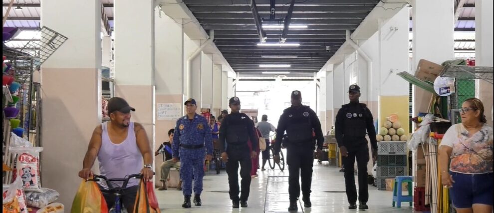 La Alcaldía Ciudadana brinda seguridad en los mercados con la Policía Nacional y FF.AA.