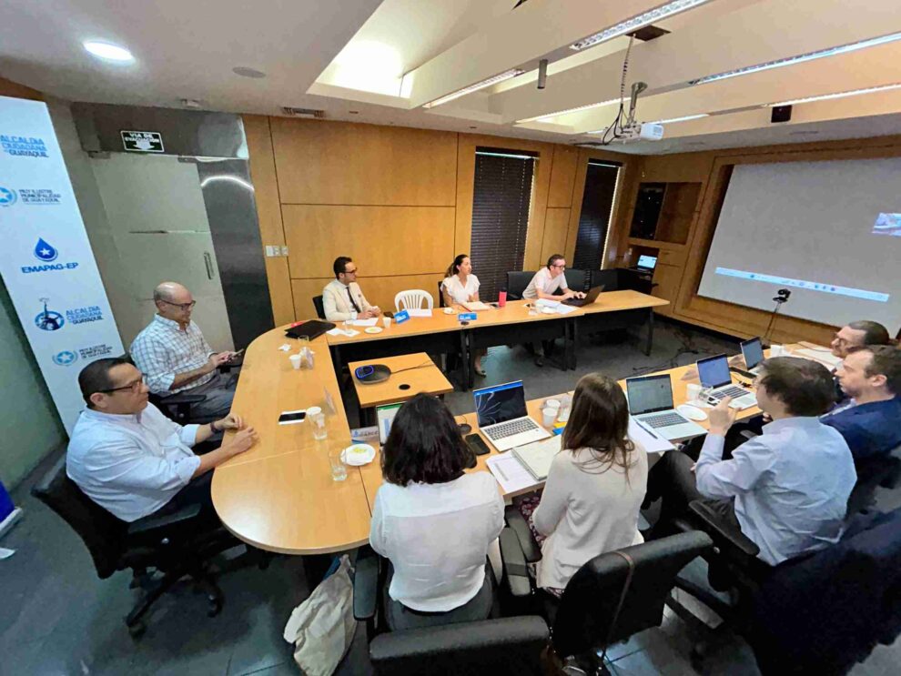 Una misión de la Agencia Francesa de Desarrollo (AFD) visitó Guayaquil para supervisar los avances de las obras de alcantarillado que la entidad está financiando.