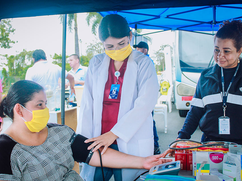 Médicos atendieron a los habitantes de Ciudad Santiago durante la Activación Ciudadana.