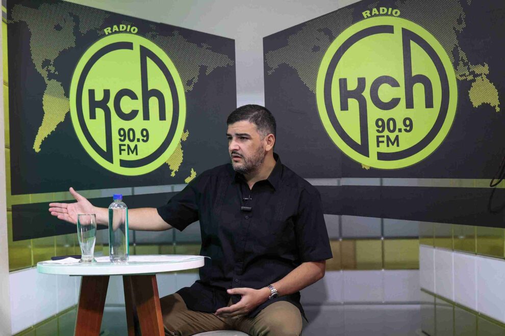 El alcalde Aquiles Alvarez brindó su enlace radial en radio Kch, la mañana de este miércoles 28 de febrero.