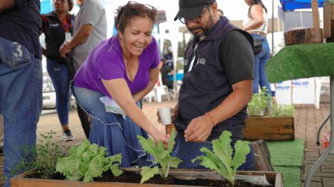 Durante la Activación Ciudadana se impartieron charlas educativas sobre cómo implementar huertos escolares en las viviendas.