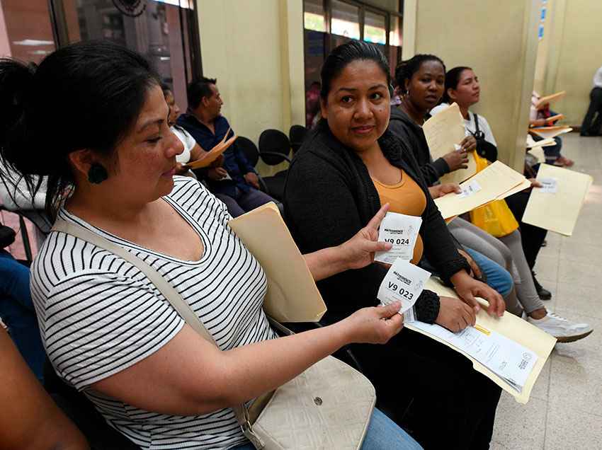 Los ciudadanos realizaron su trámite de legalización de viviendas en Ciudad de Dios.