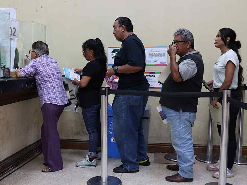 Los moradores de Ciudad de Dios realizan el proceso para adquirir sus títulos de propiedad.