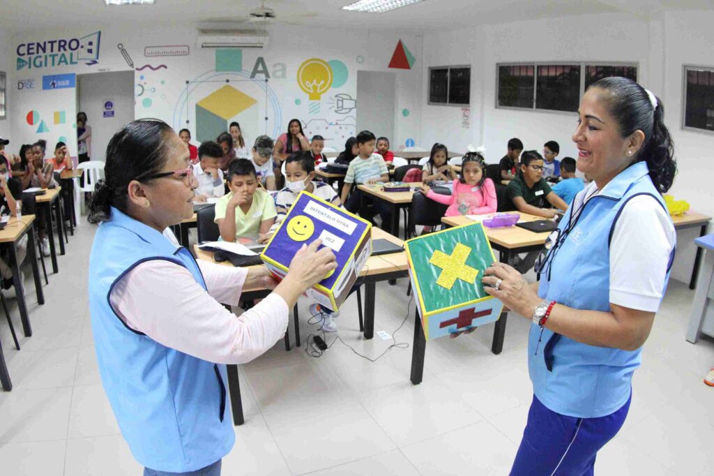 Los cursos abarcan materias como lenguaje, matemáticas, computación y lectura comprensiva. 