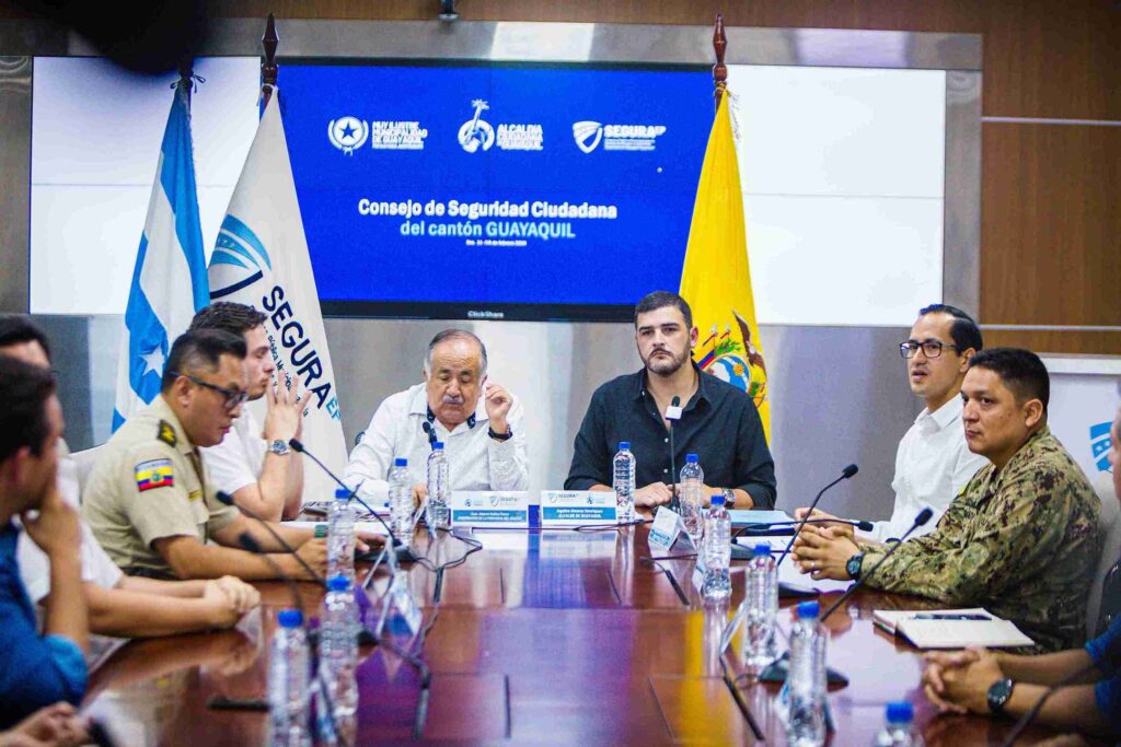 El alcalde Aquiles Alvarez y el gobernador Alberto Molina encabezaron la reunión del Consejo de Seguridad. 