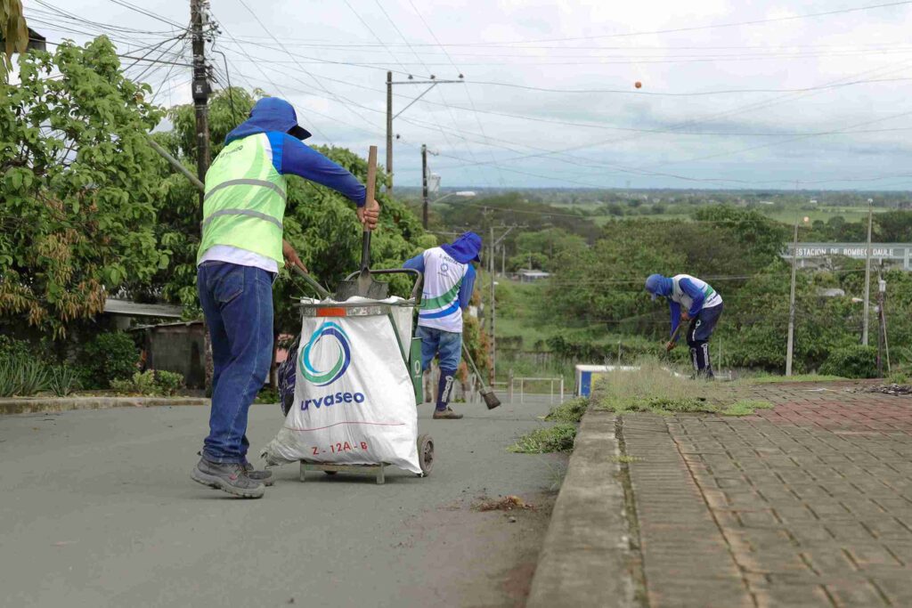 Personal de Urvaseo realizó la limpieza de las calles del sector donde se realizó la Activación Ciudadana. 