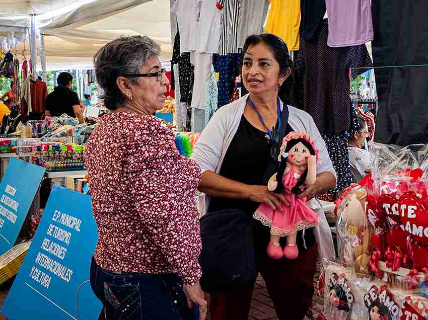 La ciudadanía se acercó hasta los stands para conocer más sobre los diversos productos.