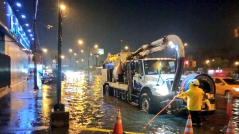 El Municipio de Guayaquil atendió las emergencias generadas por las lluvias que cayeron el fin de semana y que inundaron varios sectores de la ciudad.