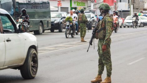 El estado de excepción ha permitido que las Fuerzas Armadas y la Policía Nacional realicen operativos conjuntos en todo el país.