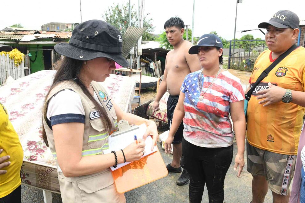 El Municipio de Guayaquil llegó con ayuda hasta Posorja debido a las intensas lluvias.