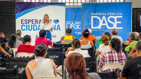 DASE recorre los barrios de Guayaquil entregando las ayudas técnicas para mejorar la movilidad de las personas.