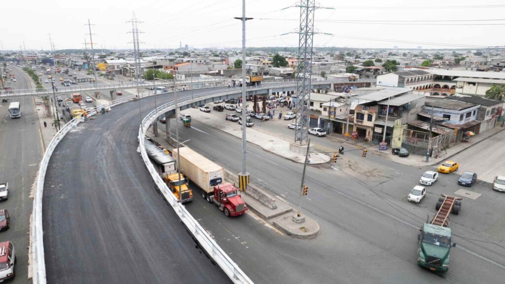 El paso a desnivel de la vía Perimetral será inaugurado la próxima semana por el alcalde Aquiles Alvarez. 