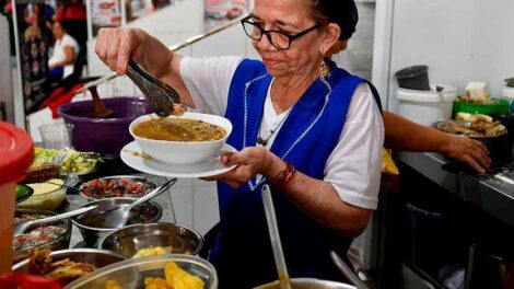 13 mercados municipales de Guayaquil ofrecen la deliciosa fanesca.