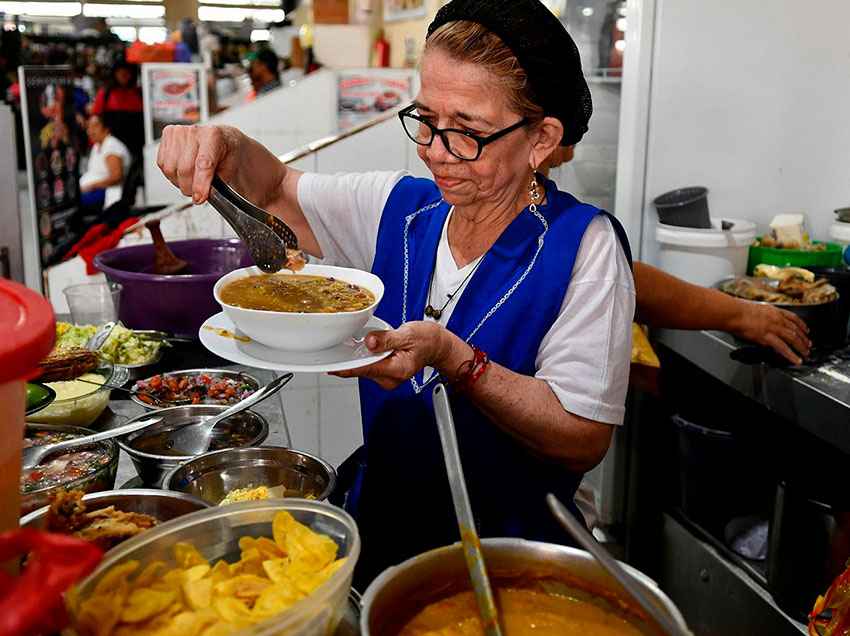 13 mercados municipales de Guayaquil ofrecen la deliciosa fanesca.