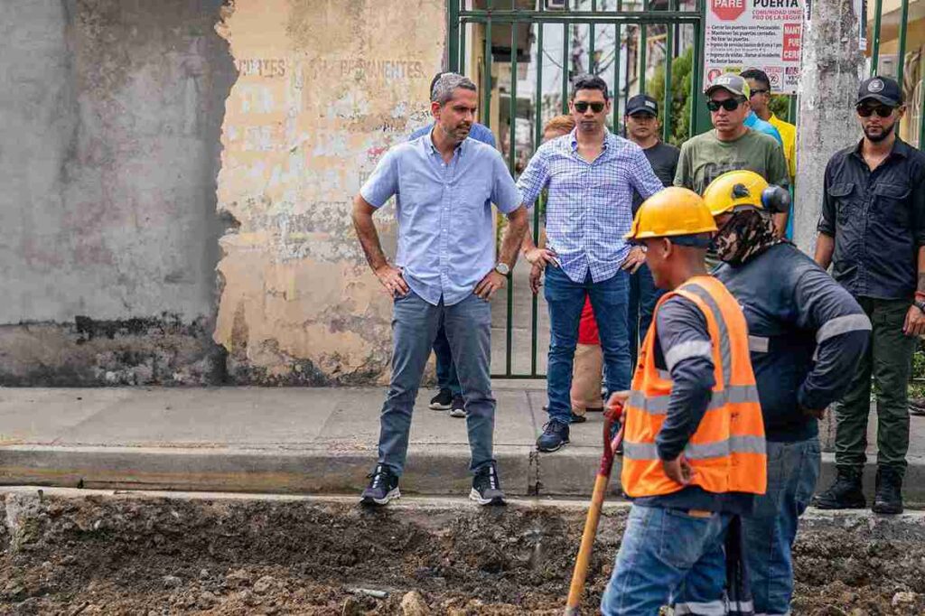 El concejal Raúl Chávez constató los avances de esta importante obra. 