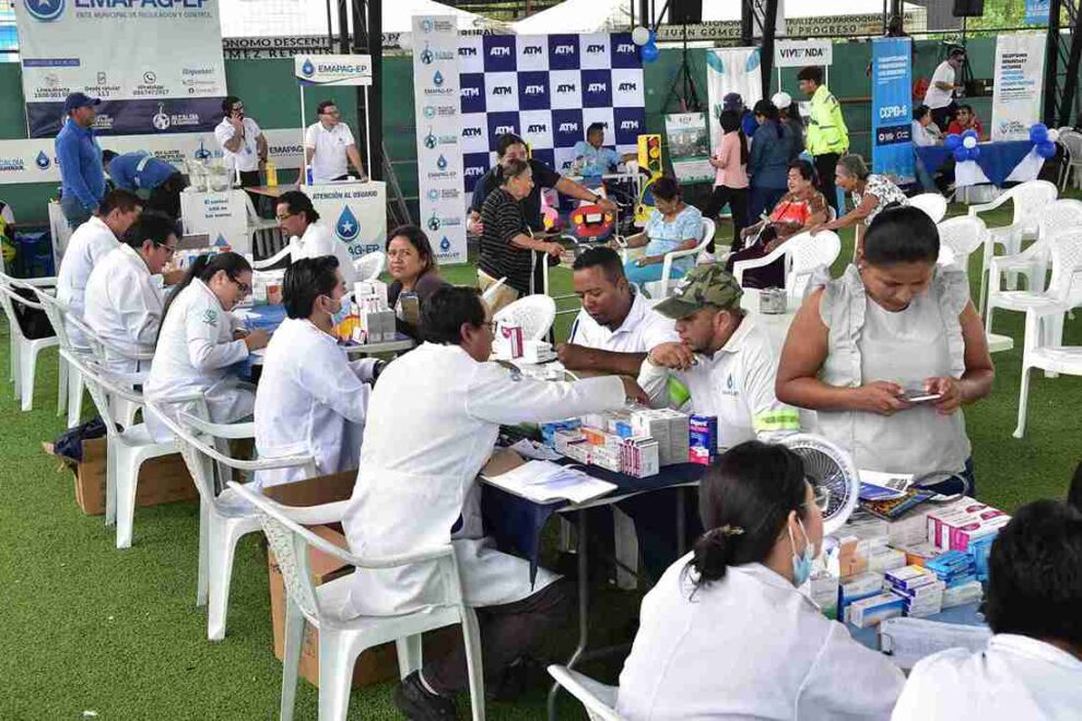 Los habitantes de progreso recibieron atención médica y medicinas gratuitas.