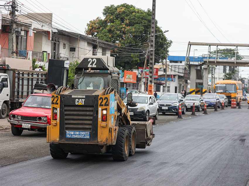 La Dirección de Obras Públicas trabaja para los guayaquileños.