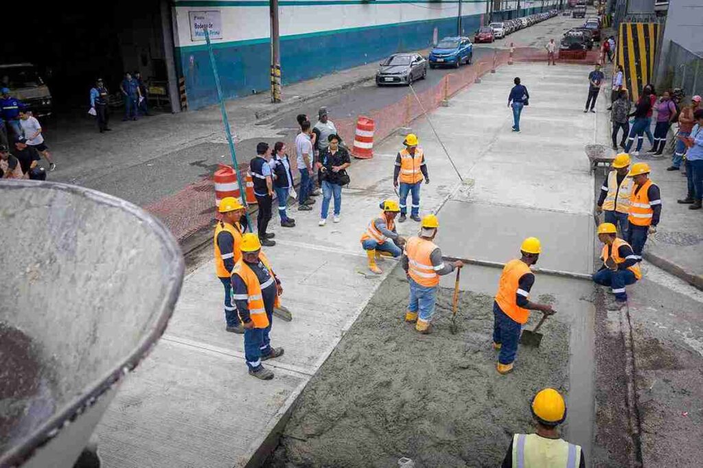 Una de las prioridades de la Alcaldía de Guayaquil ha sido reactivar la obra pública.