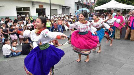 El emblemático barrio Las Peñas se llenó de colorido con el festival que se celebró el fin de semana.