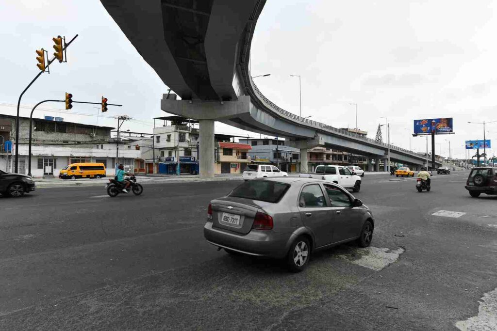 La nueva solución vial ha descongestionado el tránsito en la Av. 25 de Julio. 