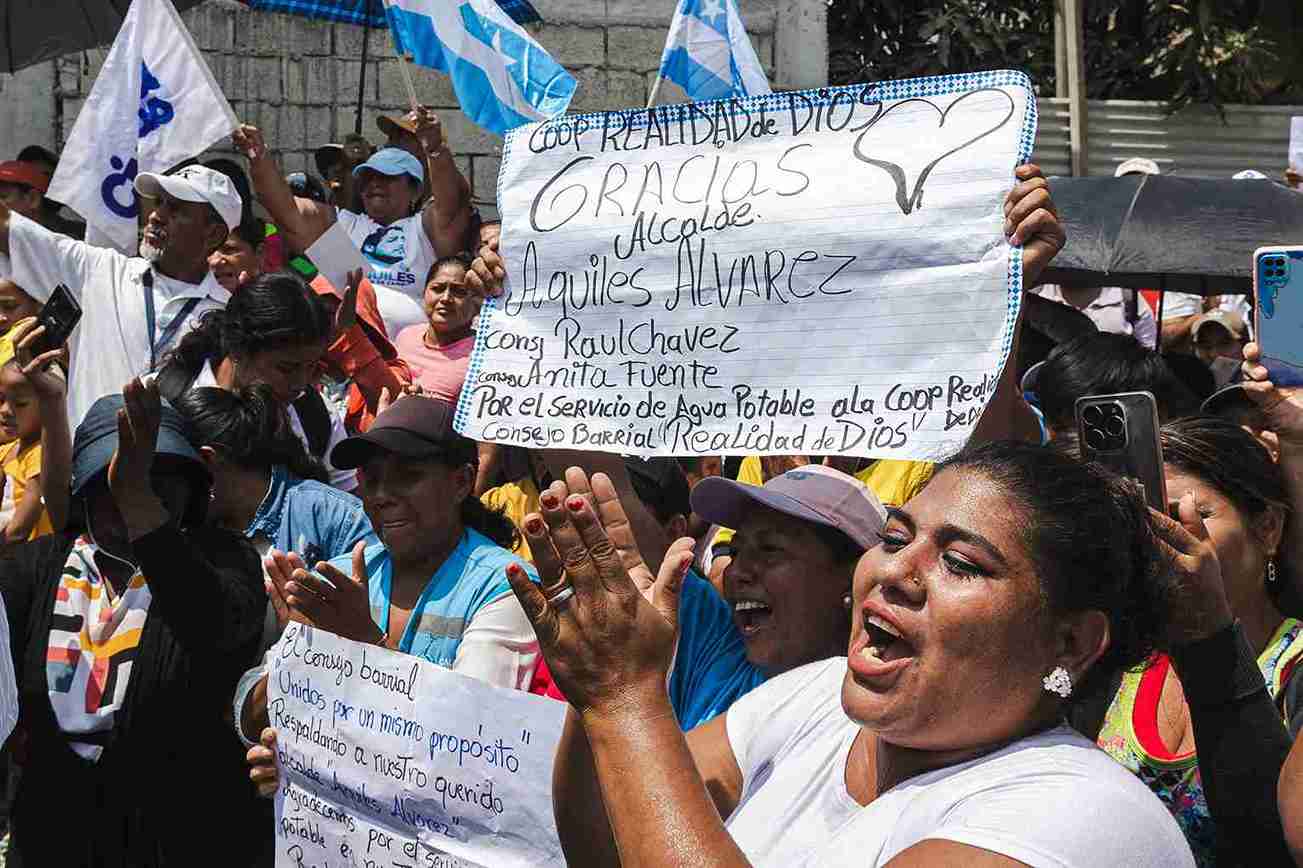 La ciudadanía mostró su respaldo al alcalde Aquiles Alvarez.