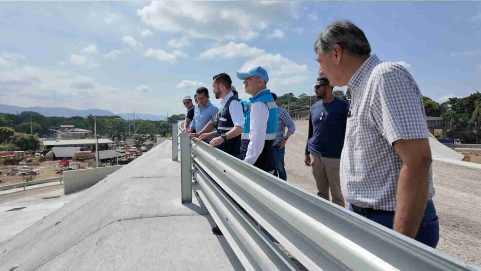 Nuevo paso elevado en Chongón