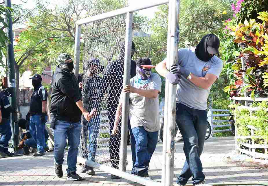 En otro sector del Cristo del Consuelo también se retiraron rejas. 