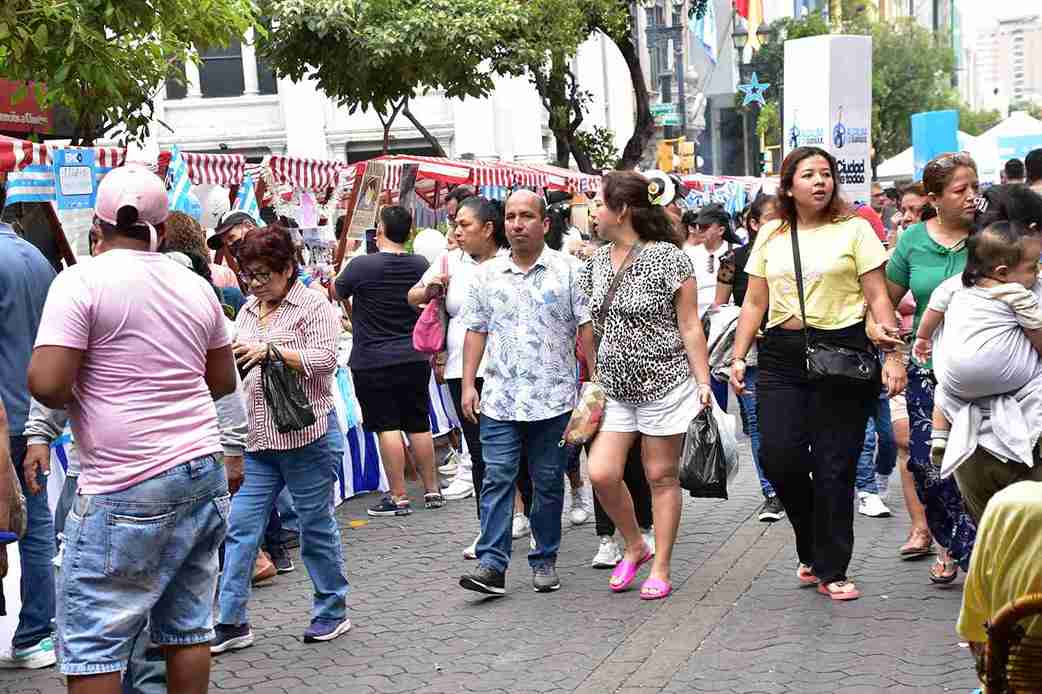 Los guayaquileños acudieron masivamente a los puntos de venta de Épico.