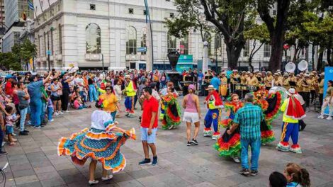 Presentaciones artísticas en el Malecón