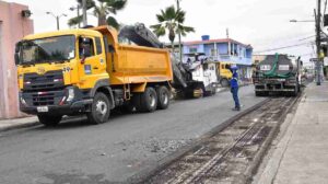 Trabajos viales en el Guasmo