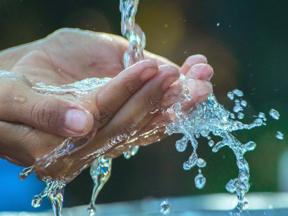El agua ya no es infinita: el desafío de las ciudades inteligentes para combatir el desperdicio