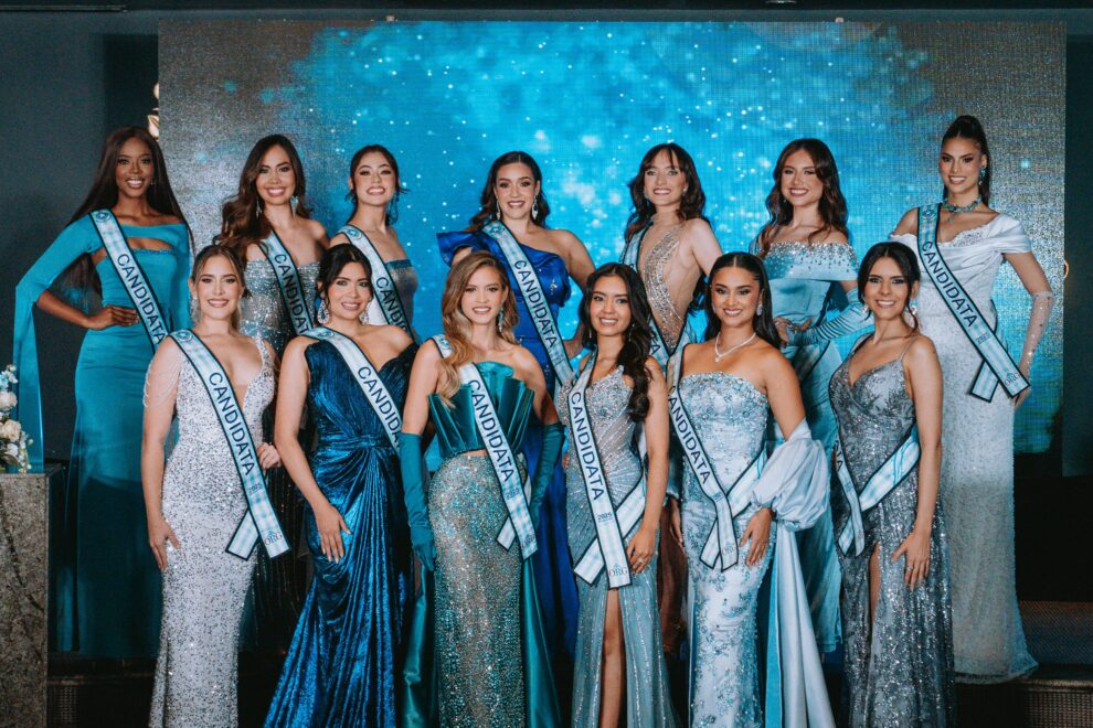 Las 13 candidatas a Reina de Guayaquil fueron presentadas en el Club de la Unión.