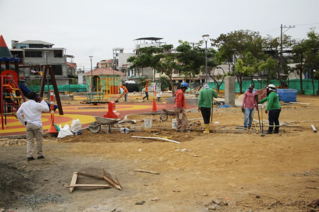La intervención contempla la construcción de canchas deportivas y espacios recreativos.
