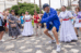 Un turista extranjero participa en una de las actividades realizadas en el Parque Seminario, en el centro de Guayaquil.