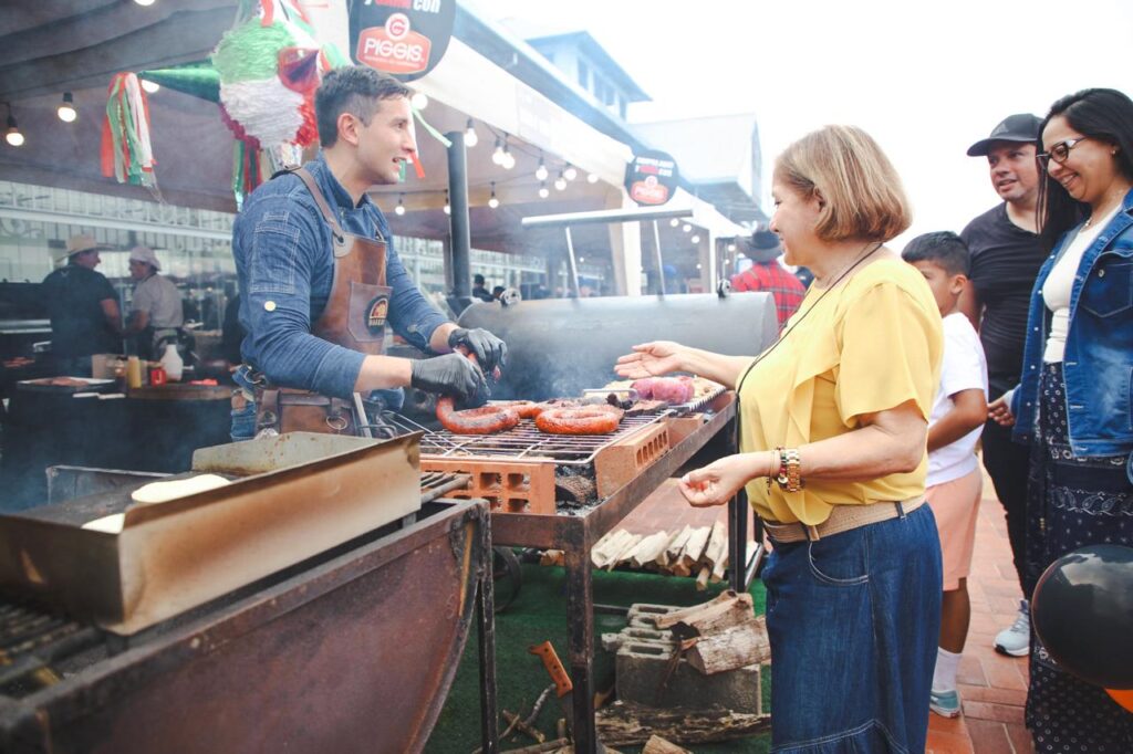 El Parrilla Fest se realiza en el Palacio de Cristal, en el Malecón 2000.