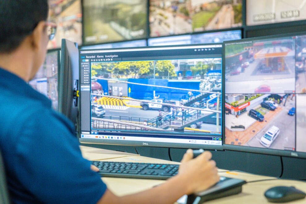 El Municipio de Guayaquil y Segura EP cuentan con una moderna sala de operaciones que monitorea más de 34.000 cámaras ubicadas en toda la ciudad.