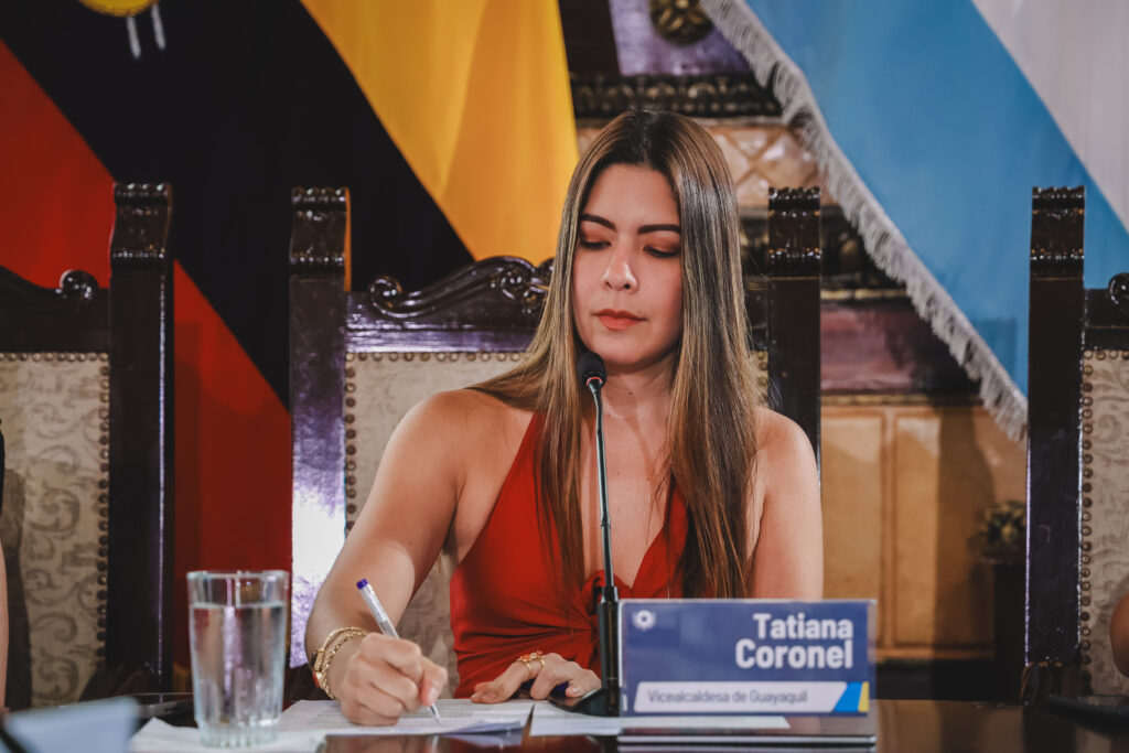 La vicealcaldesa Tatiana Coronel lideró la sesión de Concejo de este jueves.