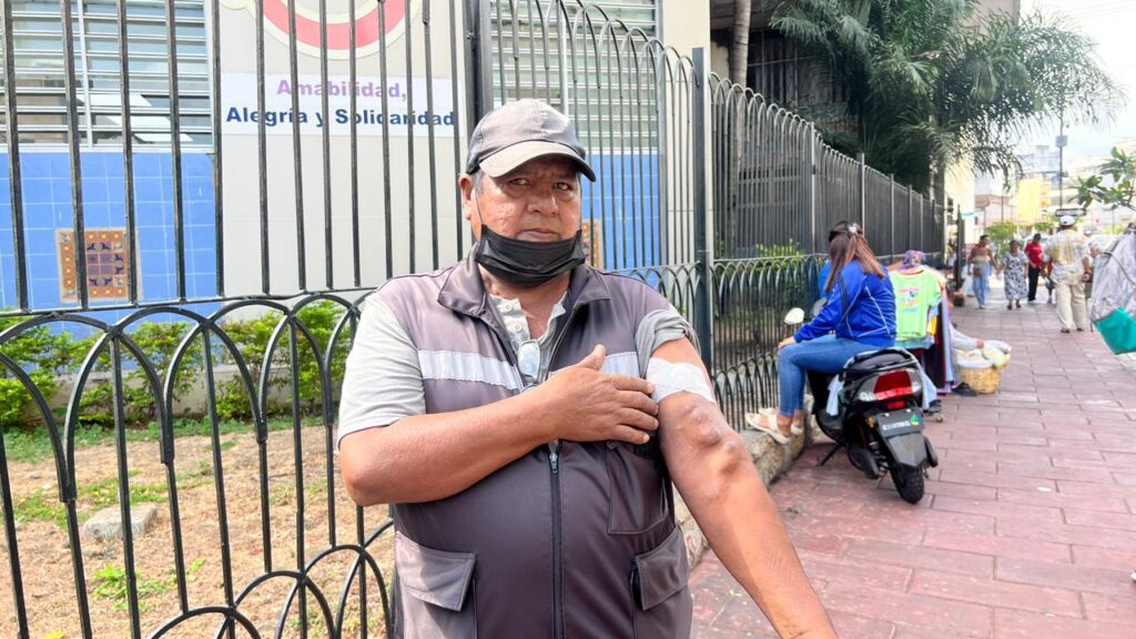 Ricardo Murillo expone el deterioro de sus venas y advierte que su vida peligra por la falta de diálisis.